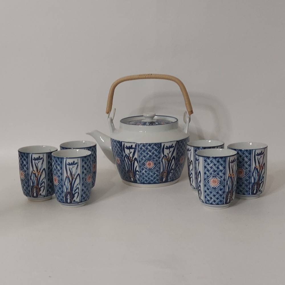 Vintage Japanese porcelain teapot 6 cups